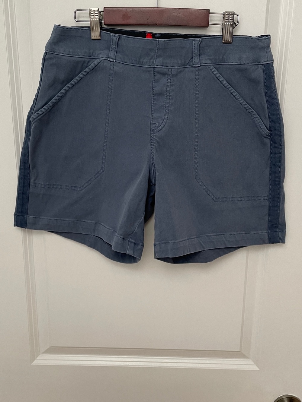 Spanx size M Blue Casual pull on Shorts